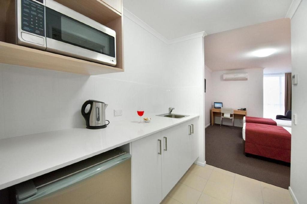 Studio Hotel Room