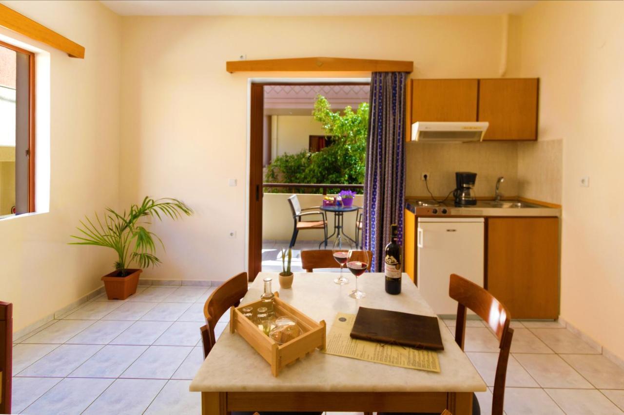 Standard Apartment,728179129:JPEG