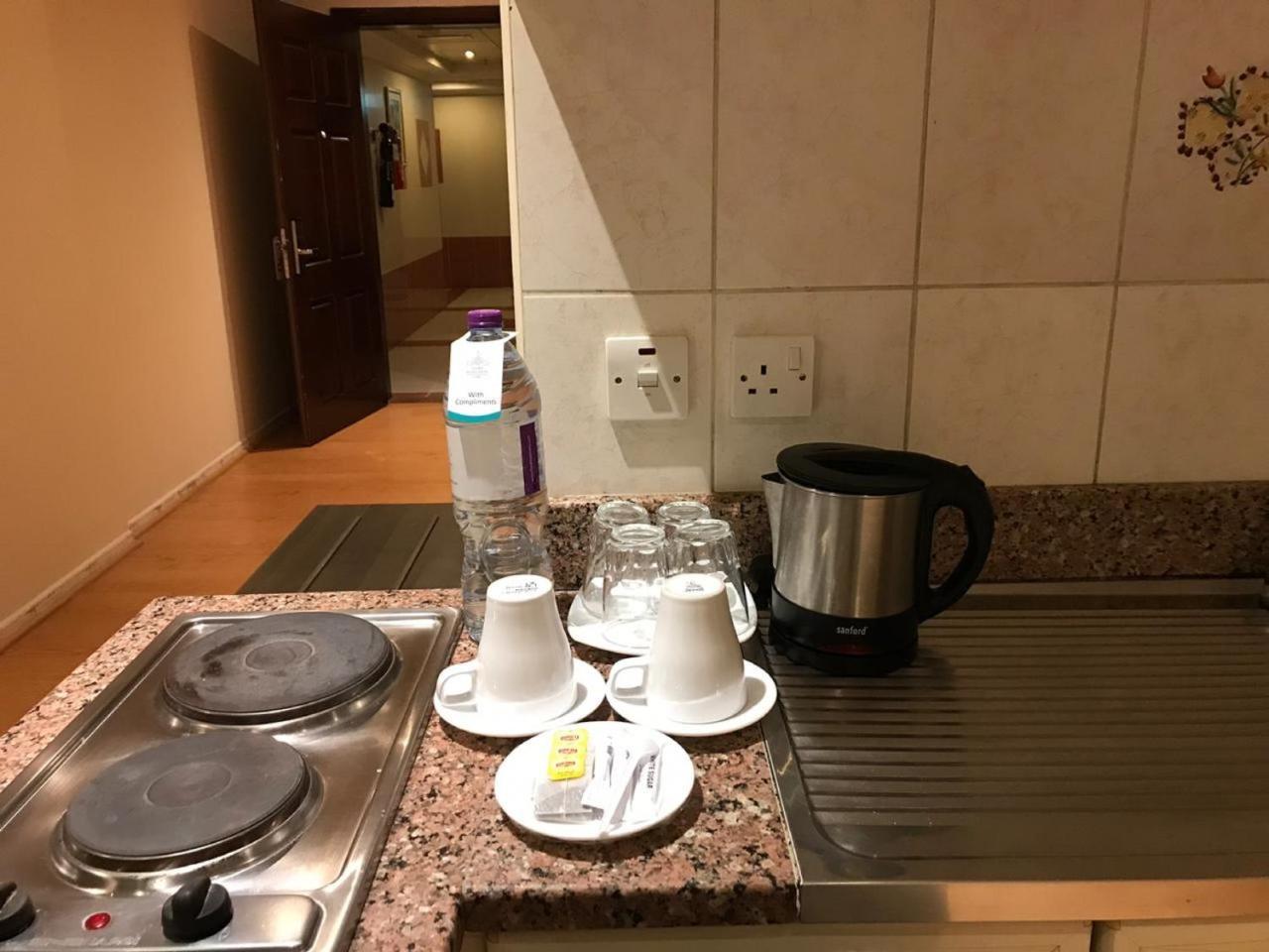 Studio Single Kitchenette,919362856:JPEG