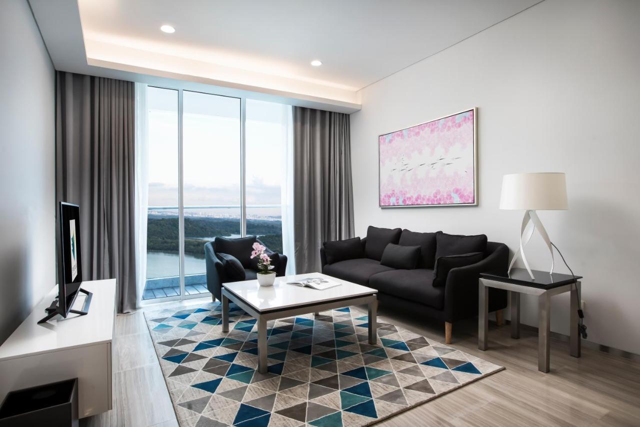 Premier Two-Bedroom Apartment,752385938:JPEG