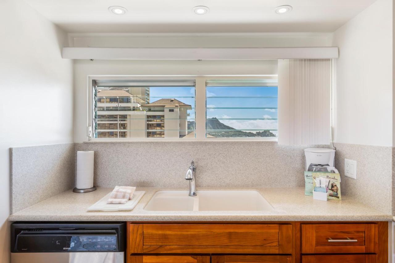 1-Bedroom Deluxe Ocean View Suite