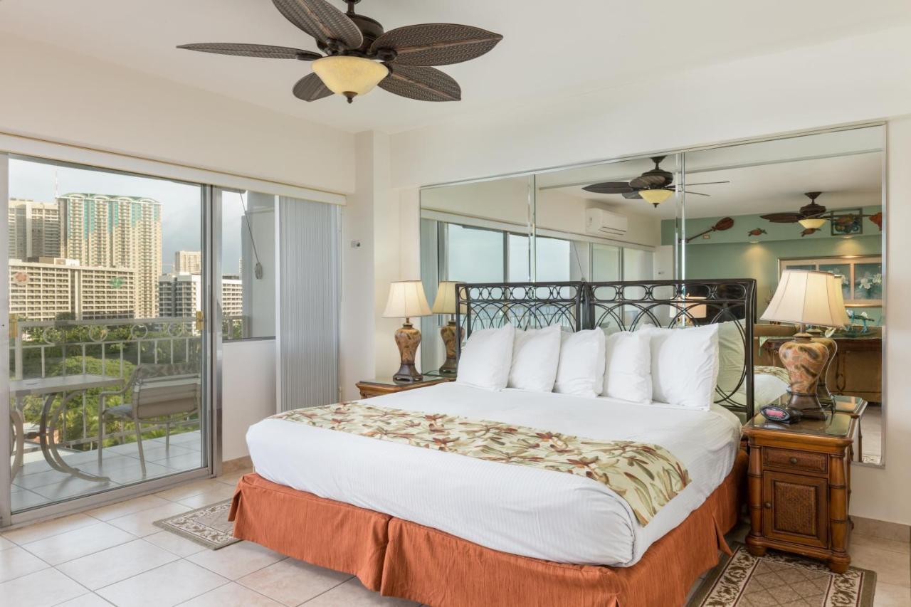1-Bedroom Deluxe Ocean View Suite