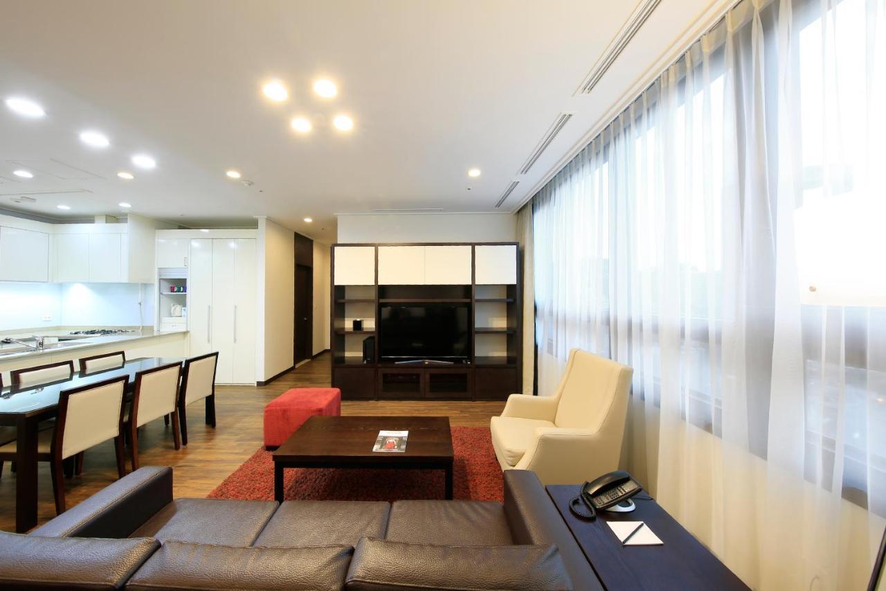 Four-Bedroom Apartment,1213740031:JPEG