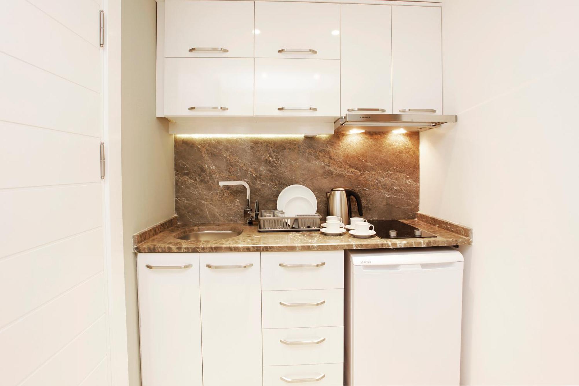 Studio (2 Adults)