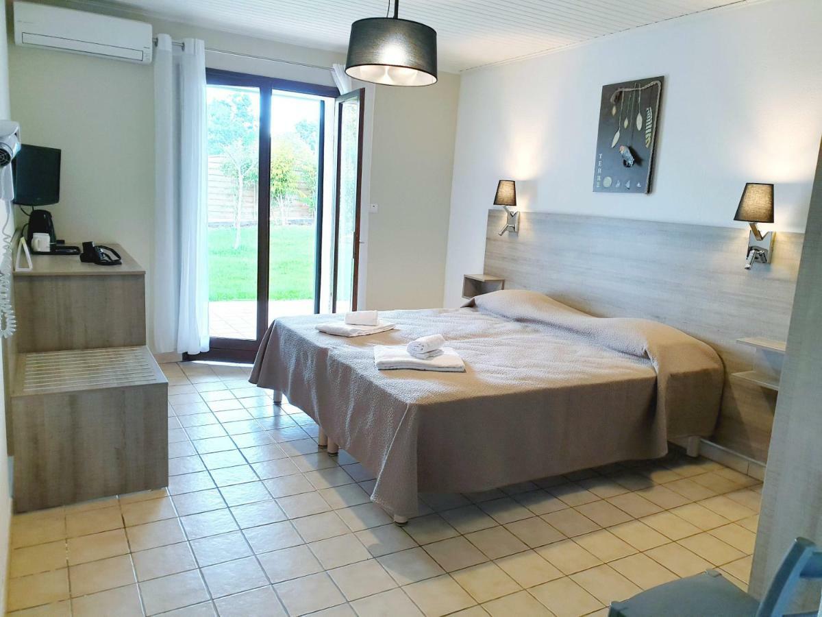 Double Room,736616158:JPEG
