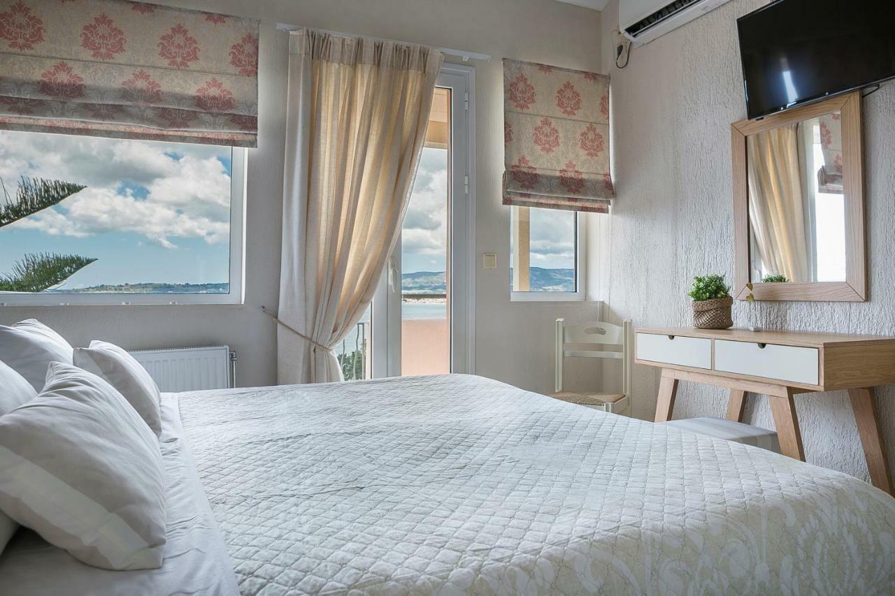 Family Two Bedroom Apartment with Sea View