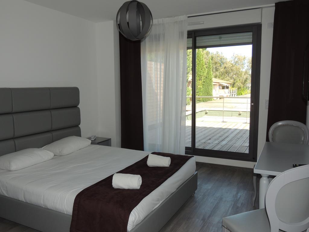 Studio with Terrace (2 Adults)