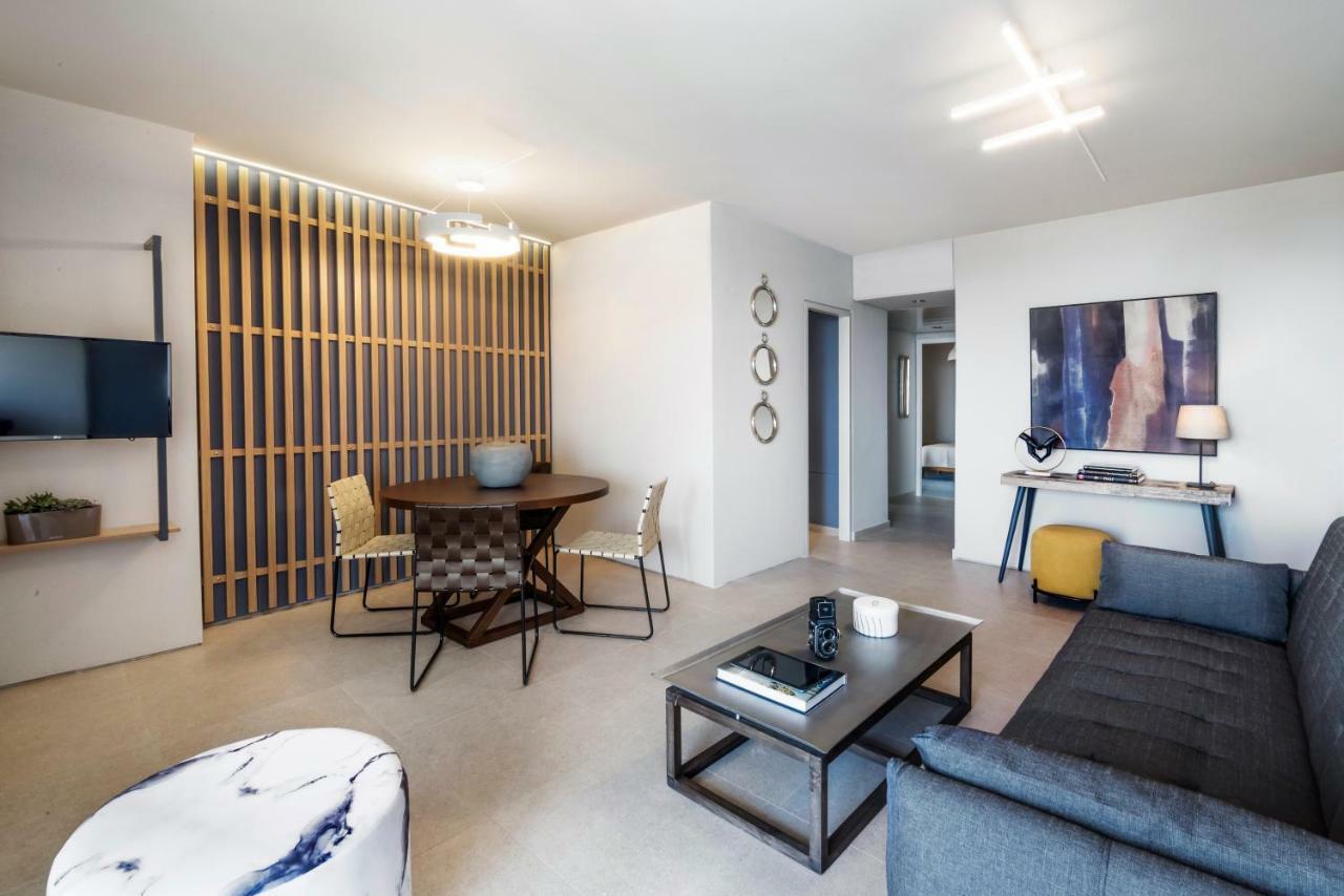 Premium One-Bedroom Apartment Side Sea View