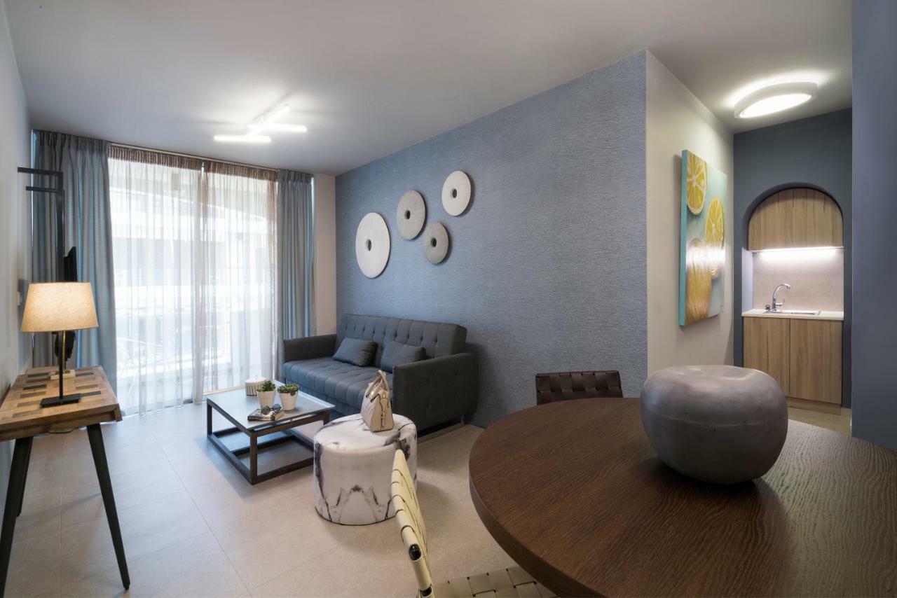 Premium Two-Bedroom Apartment Side Sea View