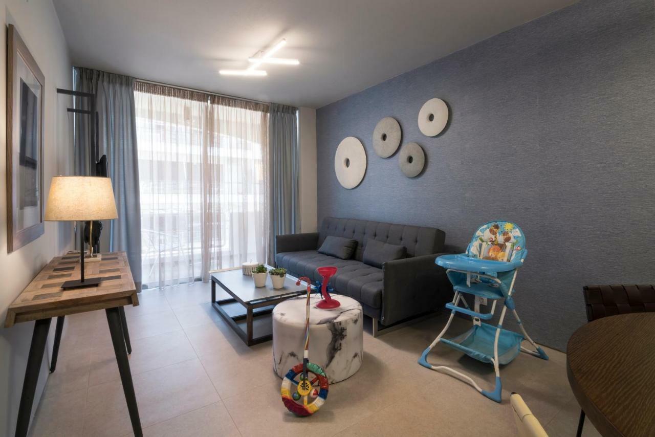 Premium Two-Bedroom Apartment Side Sea View