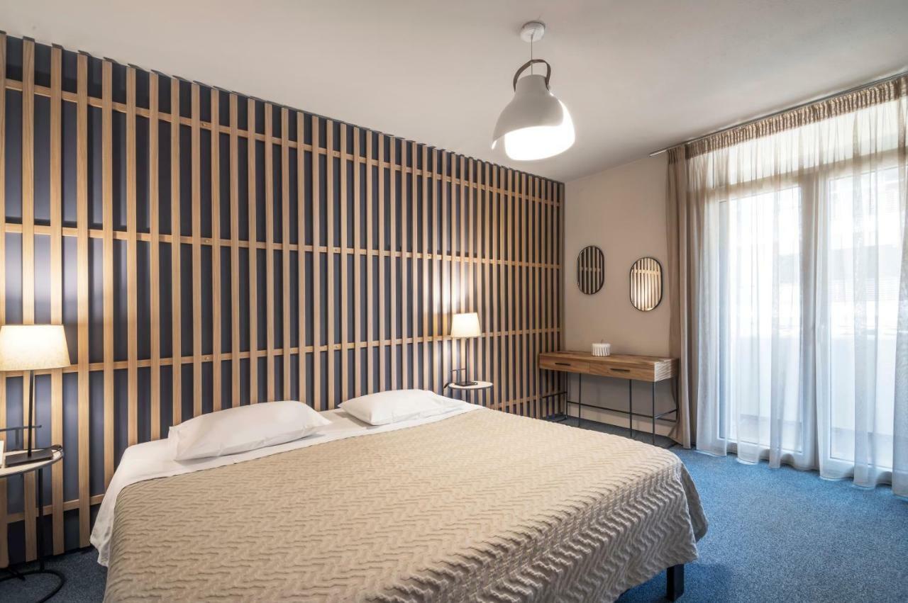 Premium Two-Bedroom Apartment Side Sea View