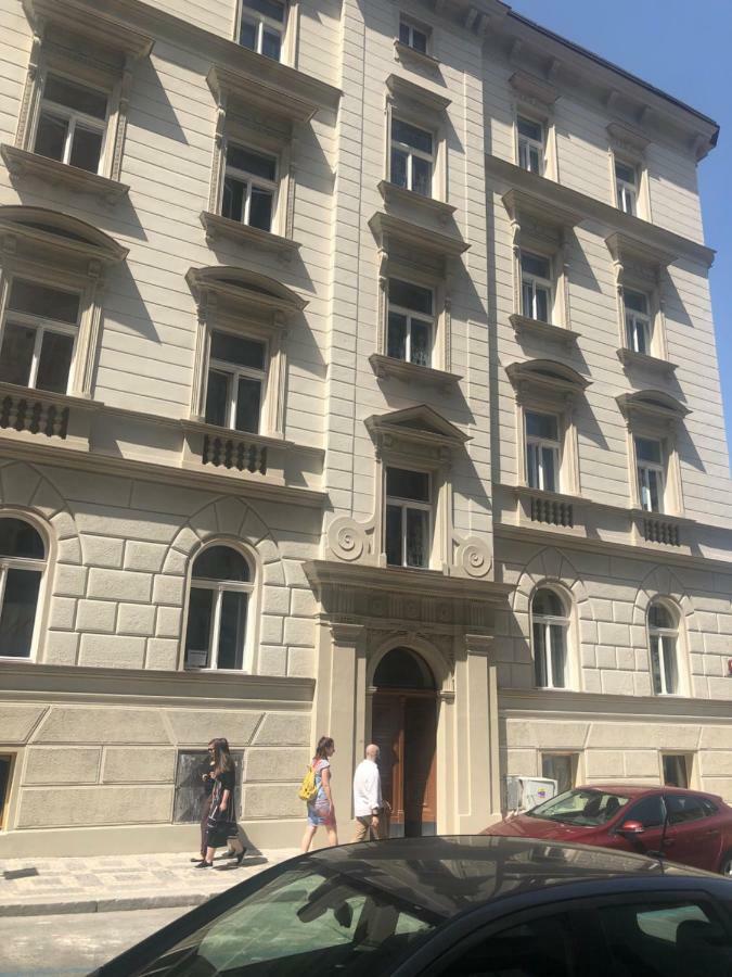 Three-Bedroom Apartment,811435947:JPEG