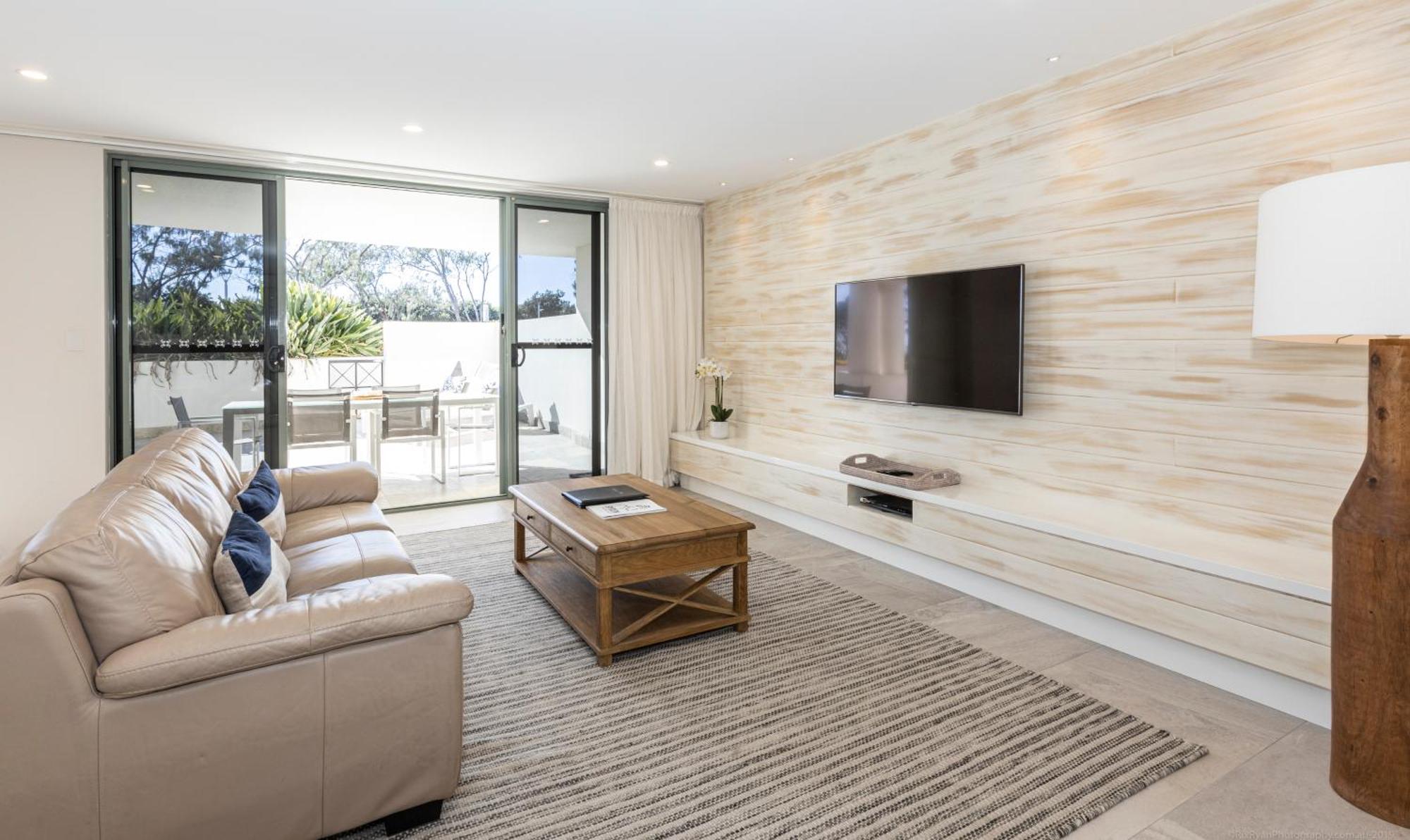 Deluxe Two-Bedroom Beachfront Apartment - Ground Floor (Apt 3),817864514:JPEG