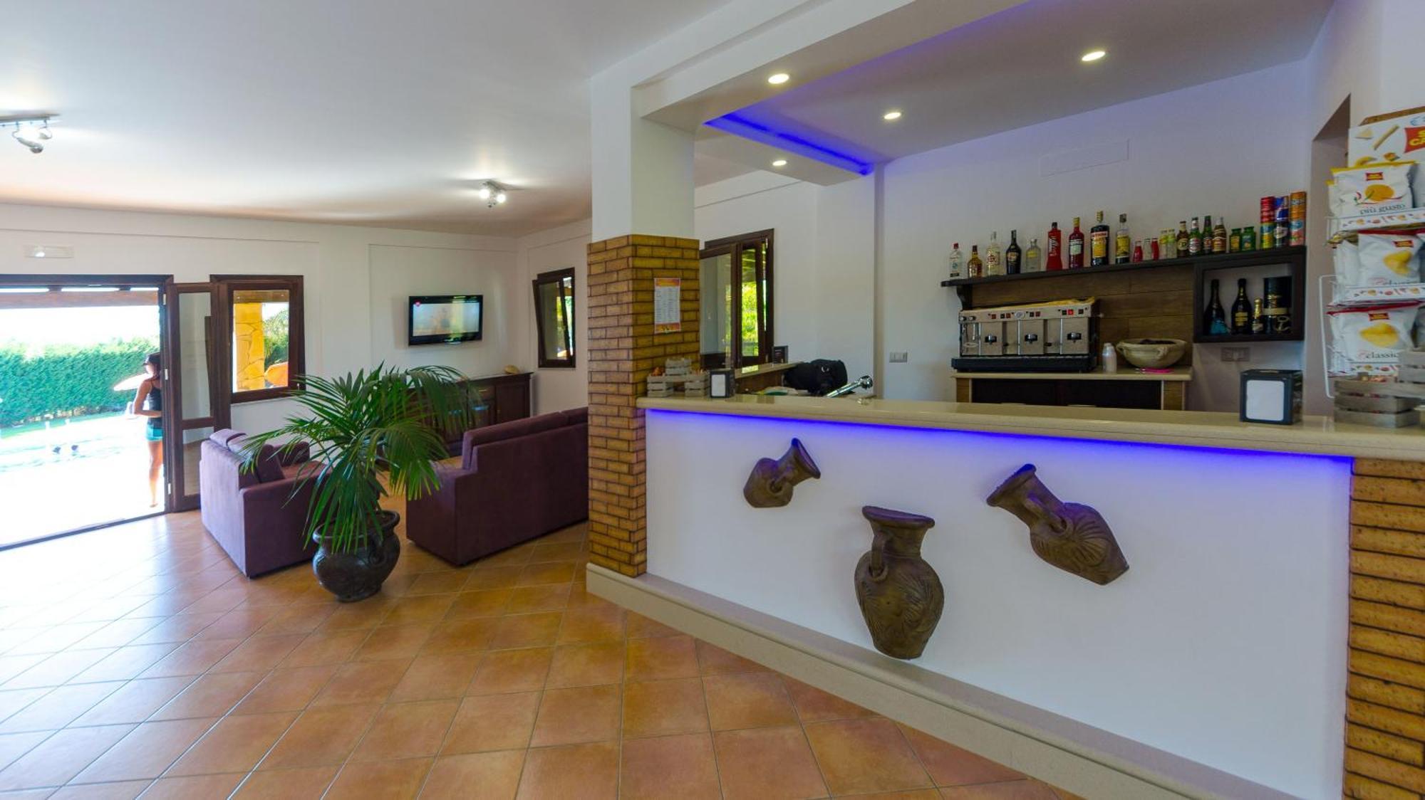 Two-Bedroom Apartment,823166492:JPEG