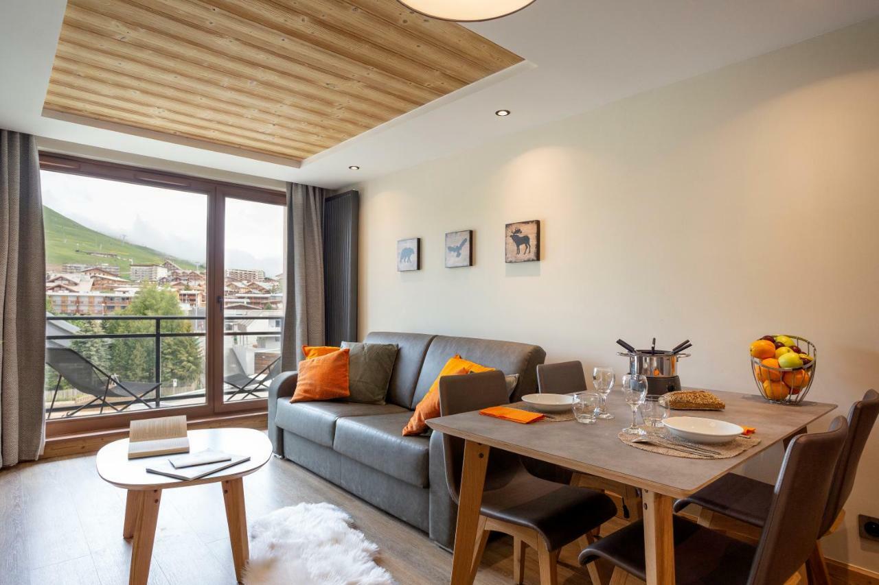 One-Bedroom Apartment,828753599:JPEG