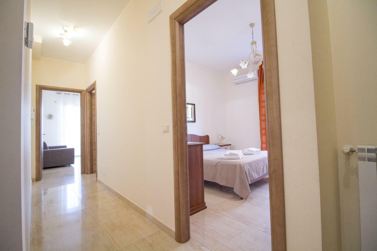 Appartamento con 2 Camere da Letto, Terrazza e Vista Mare