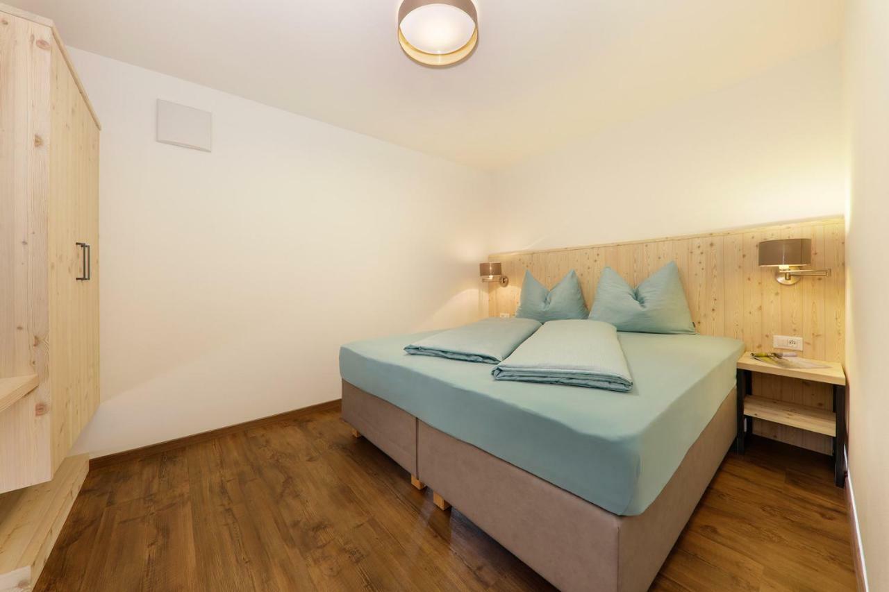 Two-Bedroom Apartment,893278750:JPEG