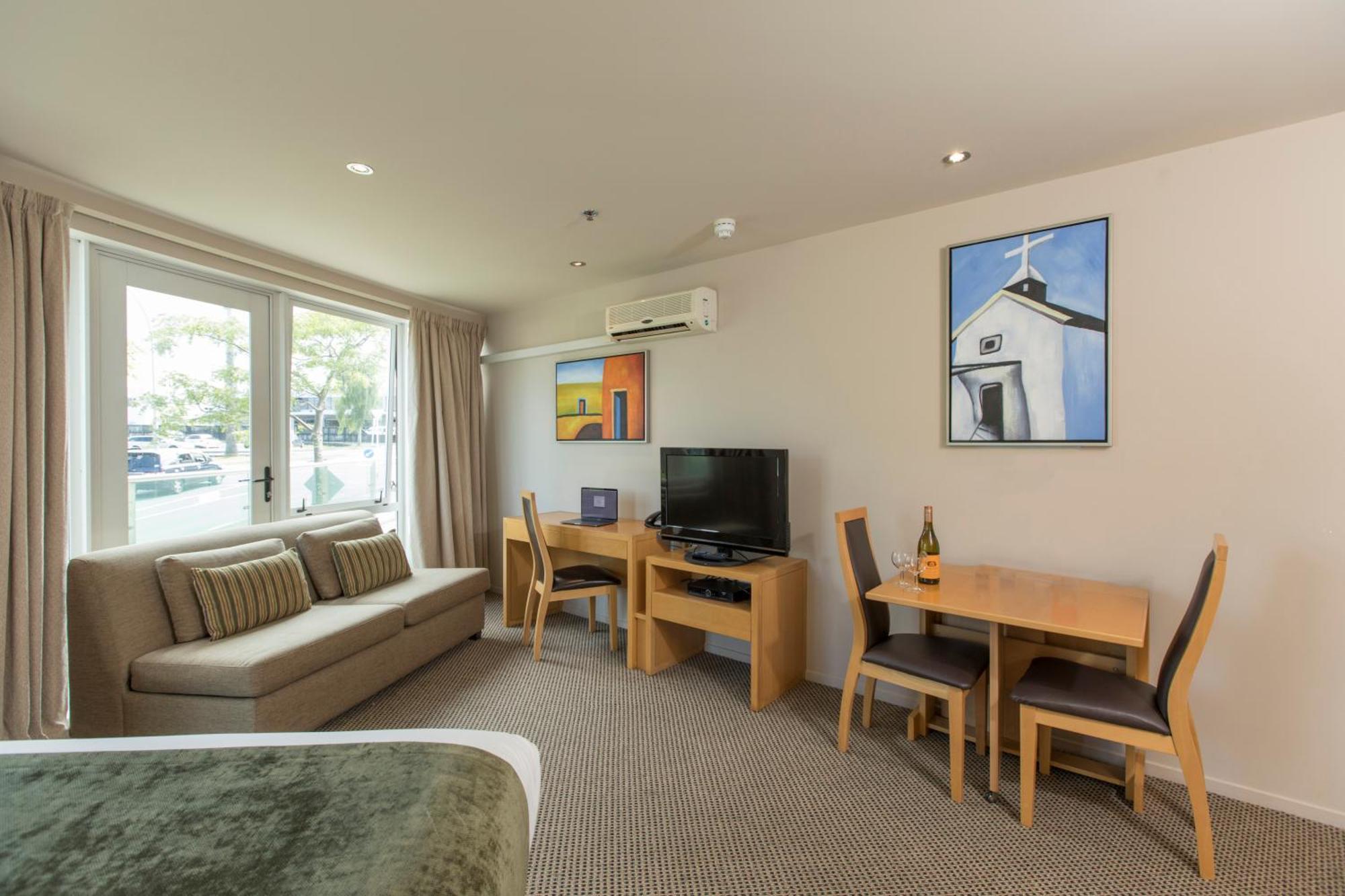 Studio Apartment