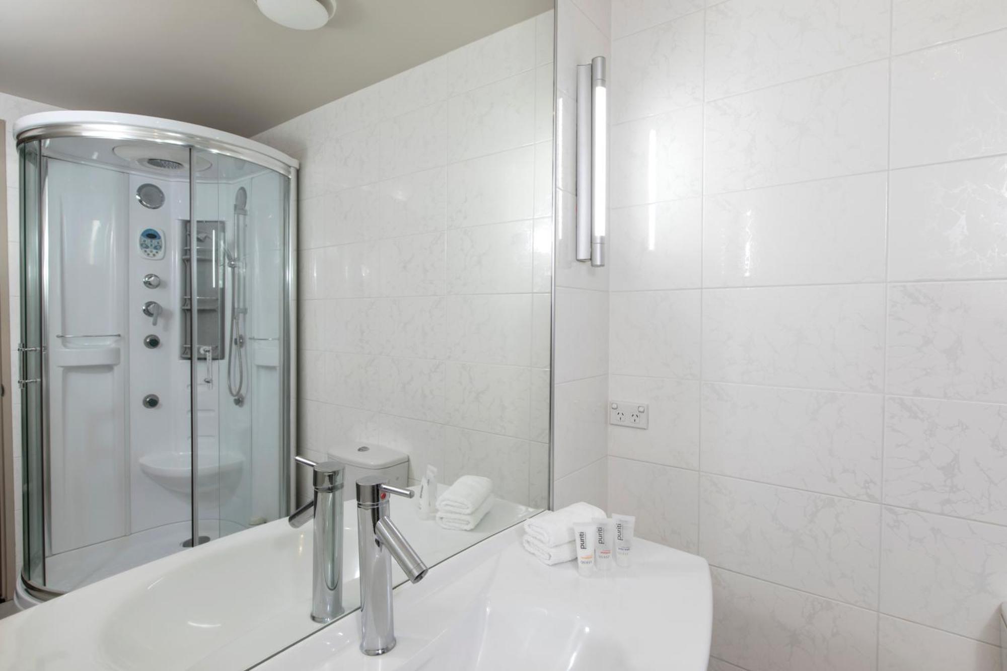 Two-Bedroom Apartment Two Bathrooms