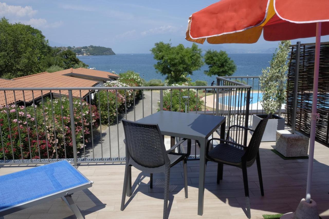 Apartment Terrace,932381623:JPEG