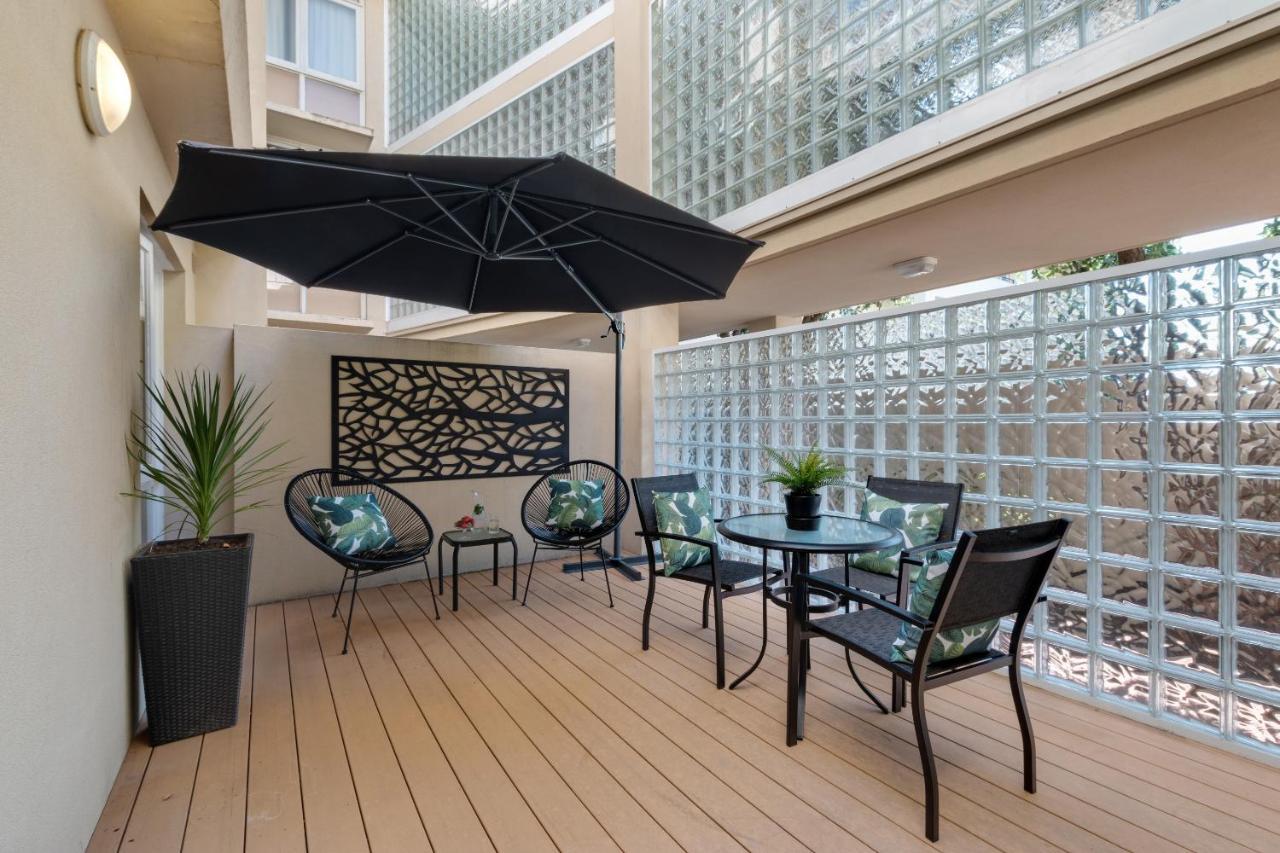 One-Bedroom Suite Courtyard
