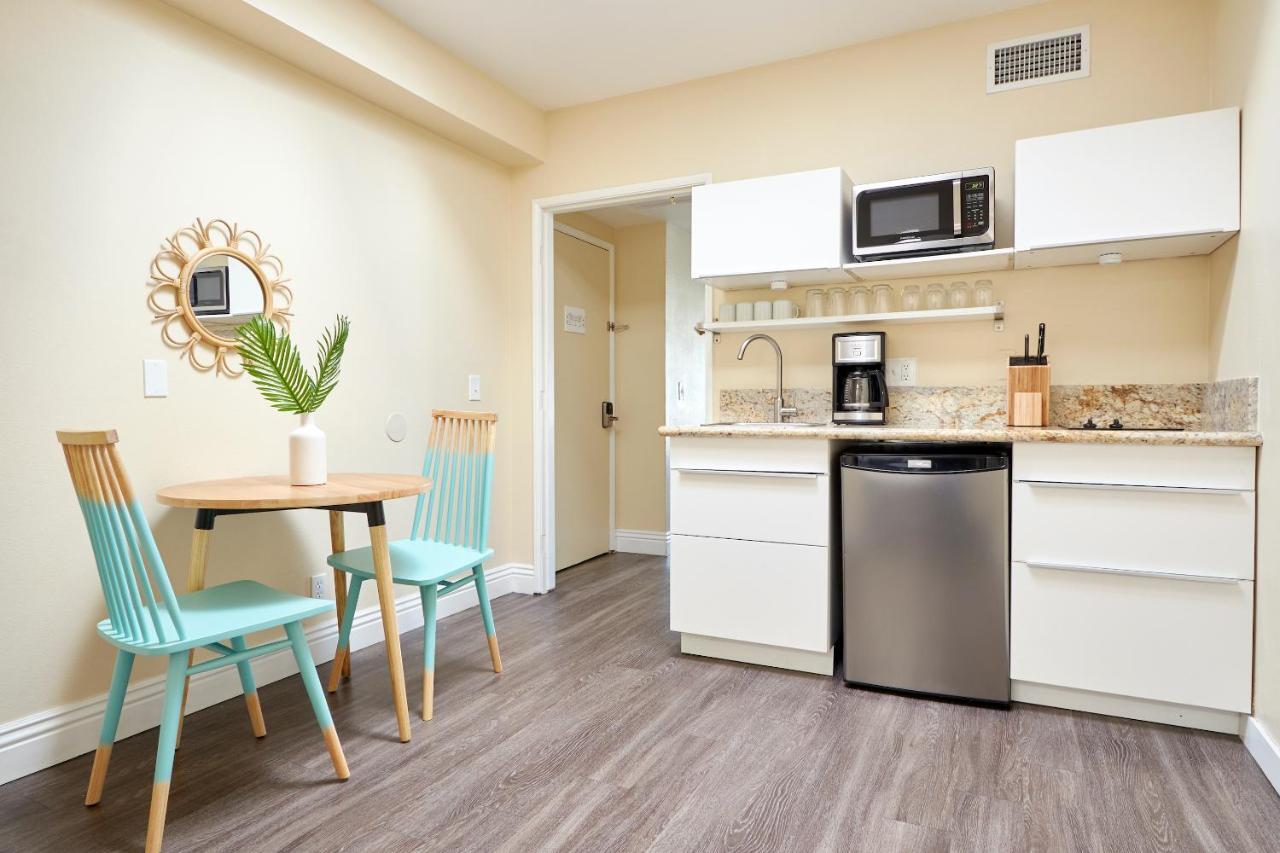 One-Bedroom Suite (Self Check-in with Virtual Front Desk),963268552:JPEG