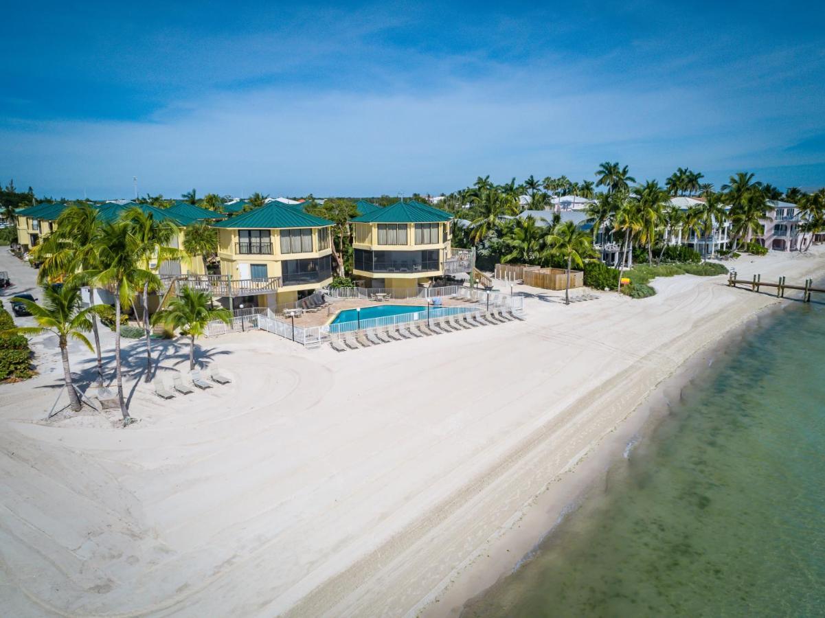 Two-Bedroom Villa Balcony Pool Beach Access Key Lime Grove