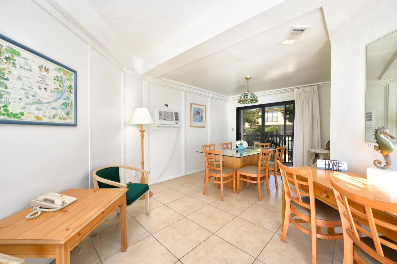 Two-Bedroom Villa Balcony Pool Beach Access Key Lime Grove