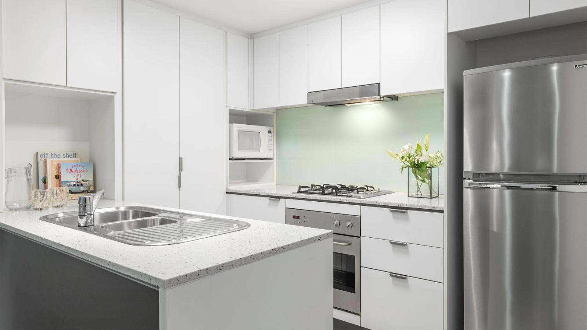 Executive One-Bedroom Apartment - High Floor,969519037:JPEG