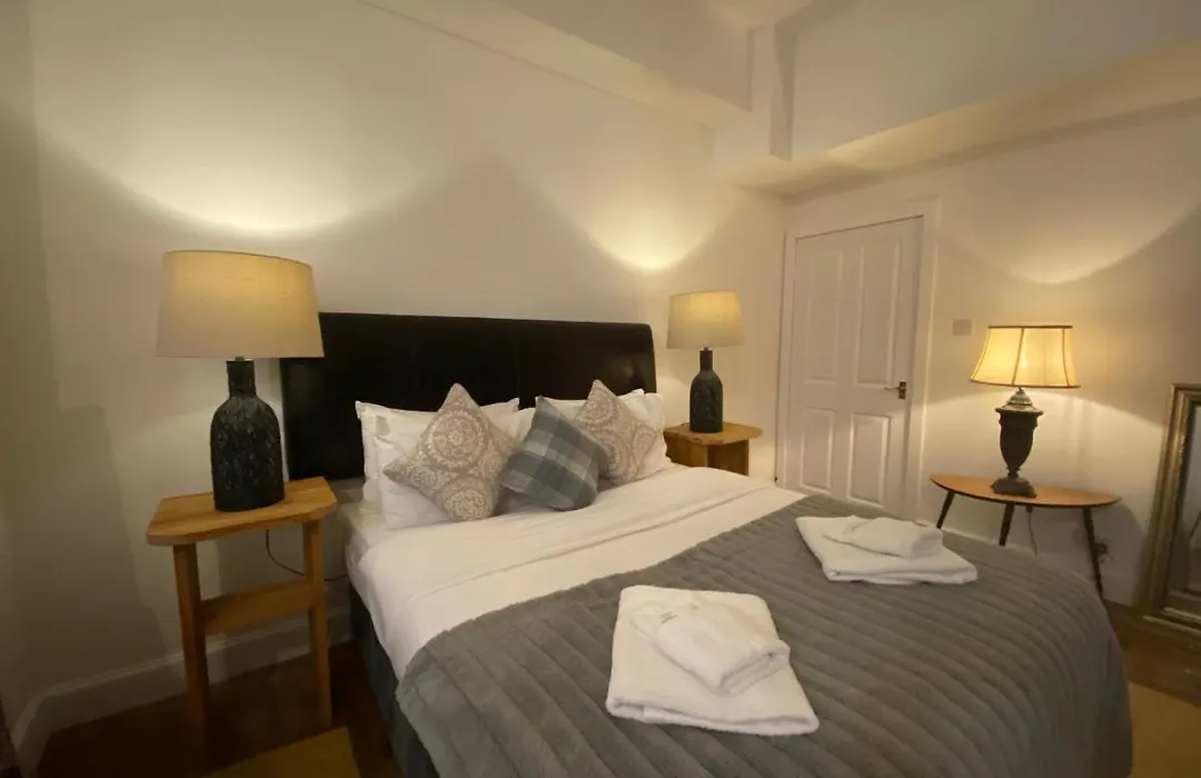 Queen Street Boutique Suites-1