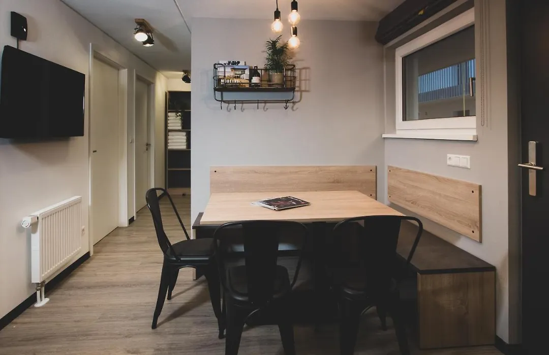 Das Schlafwerk Stuttgart-Nord VOLLDIGITALES HOTEL-SELF-CHECK IN - keine Rezeption-LowBudget-cashless-1