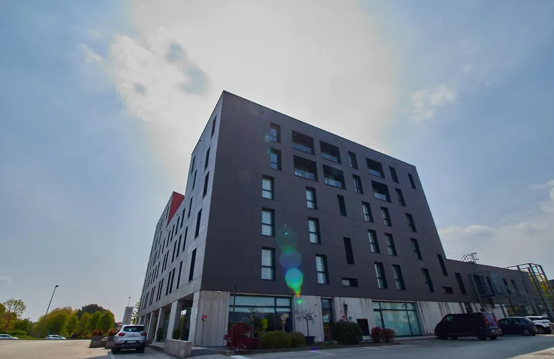 Piazza Lira Schio Residence-1