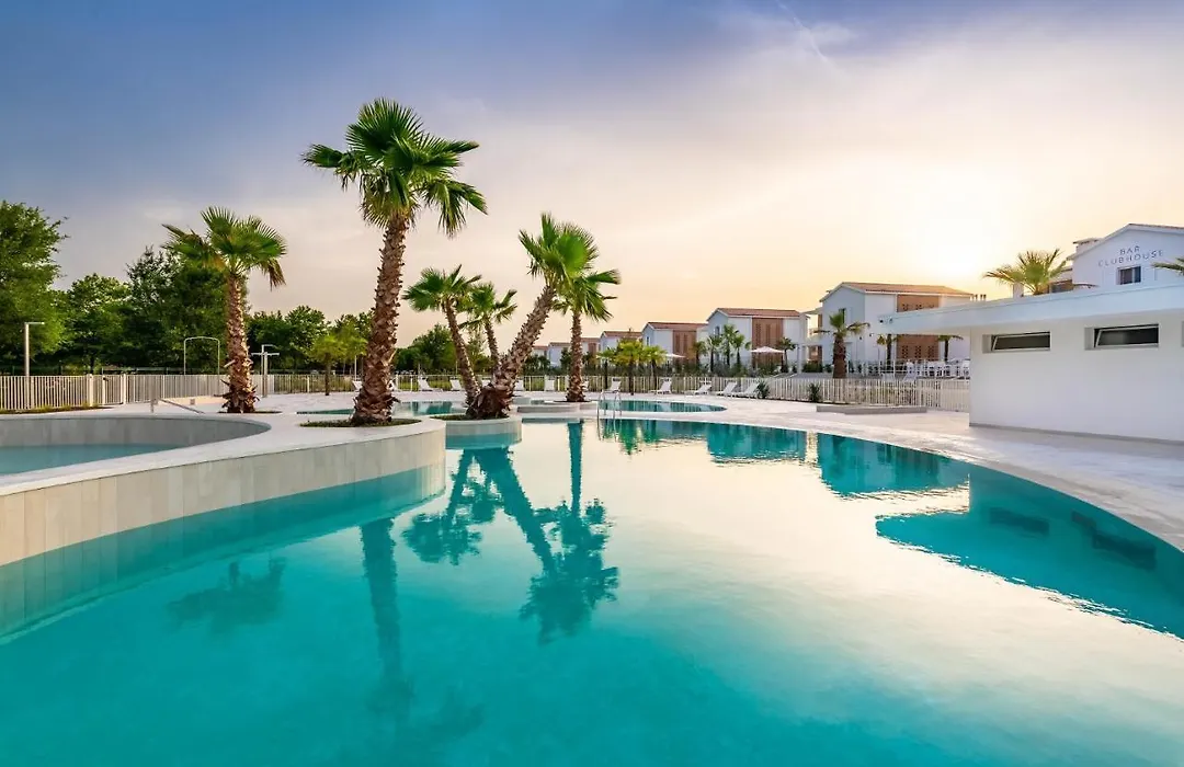 Pareus Beach Resort-1