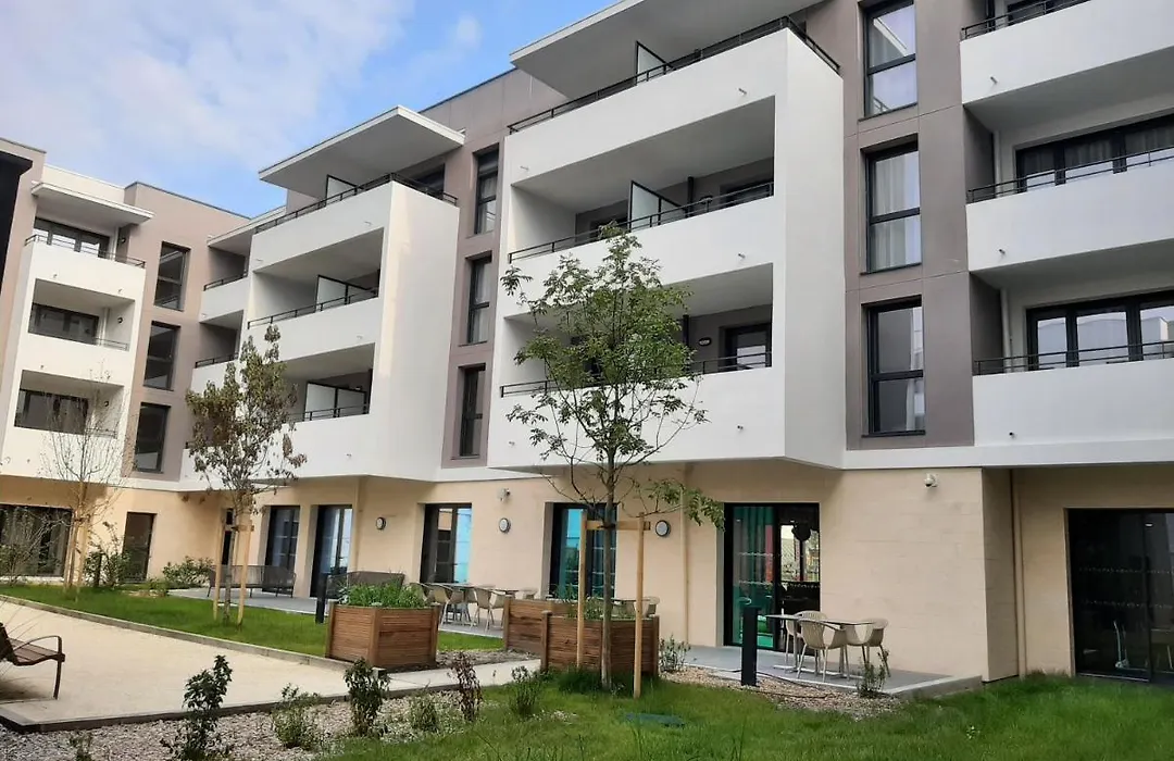 Domitys L'Opaline-1