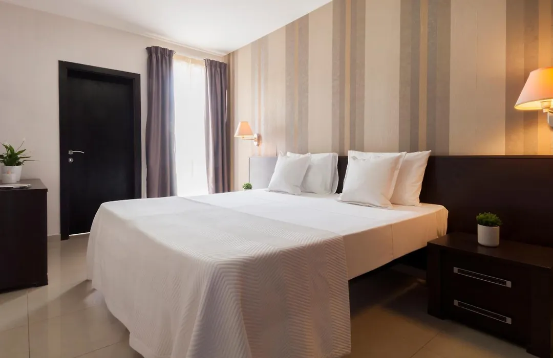 Blubay Apartments By St Hotels-1