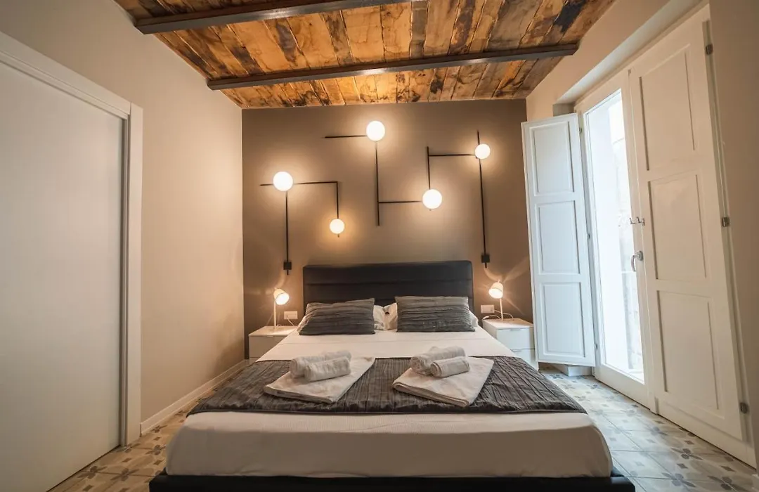 Palazzo Paladini - Luxury Suites In The Heart Of The Old Town-1