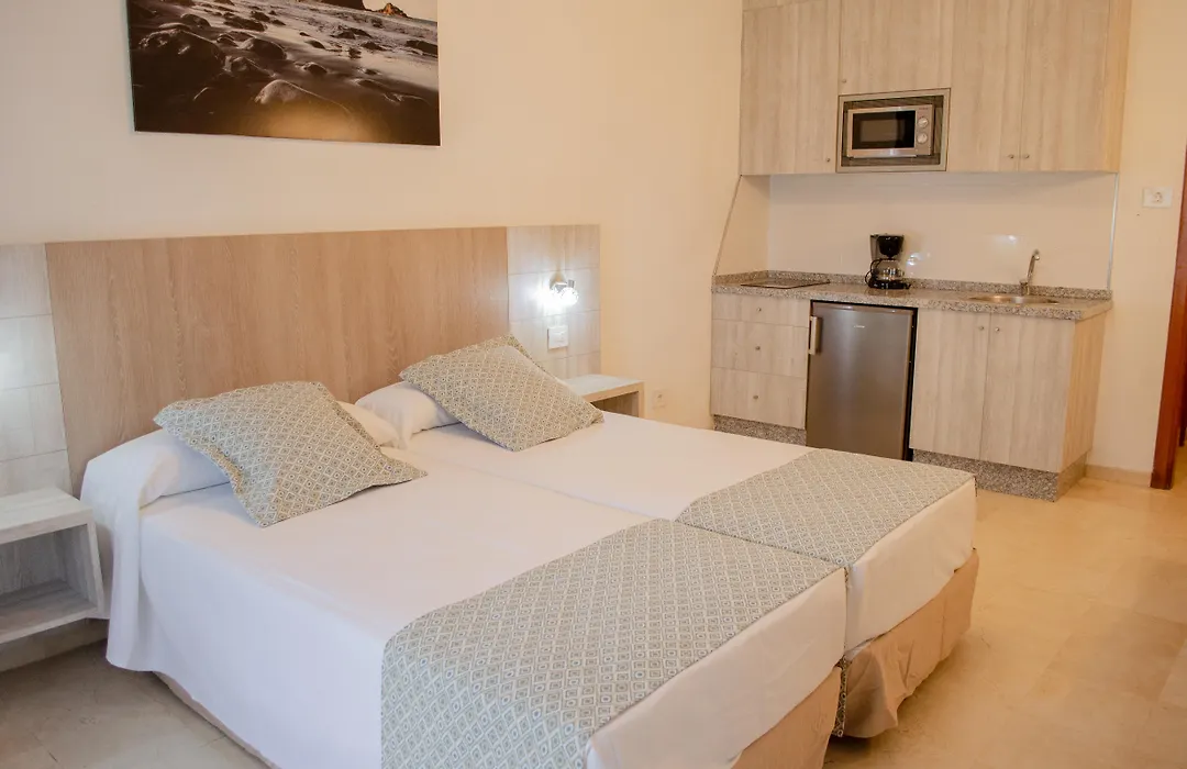 Klayman Olivina Aparthotel-1