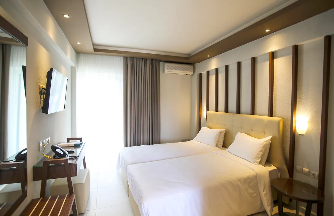 Royal Hotel And Suites-1
