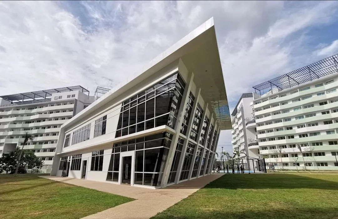 The Residences At Commonwealth By Century-1