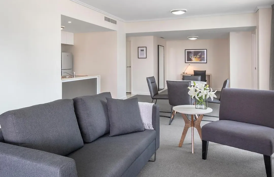 Oaks Brisbane Festival Suites-1