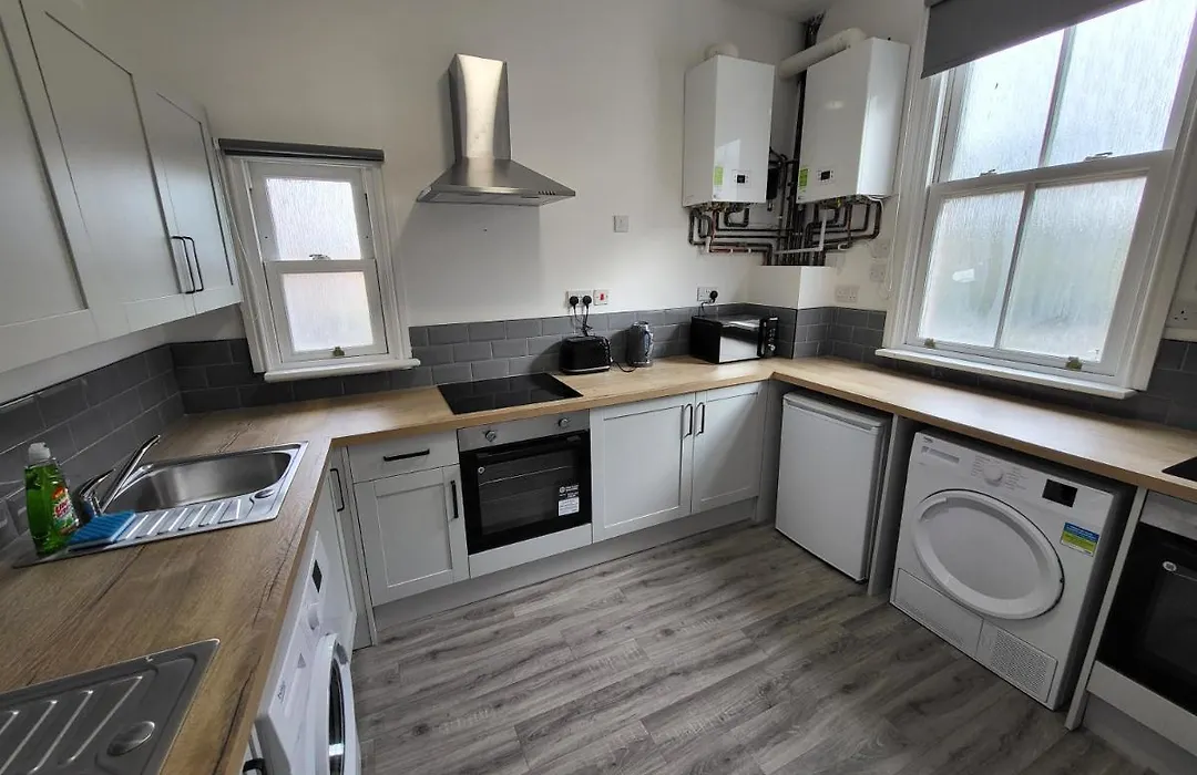 Nottingham Forest Rd, Short Stays-1