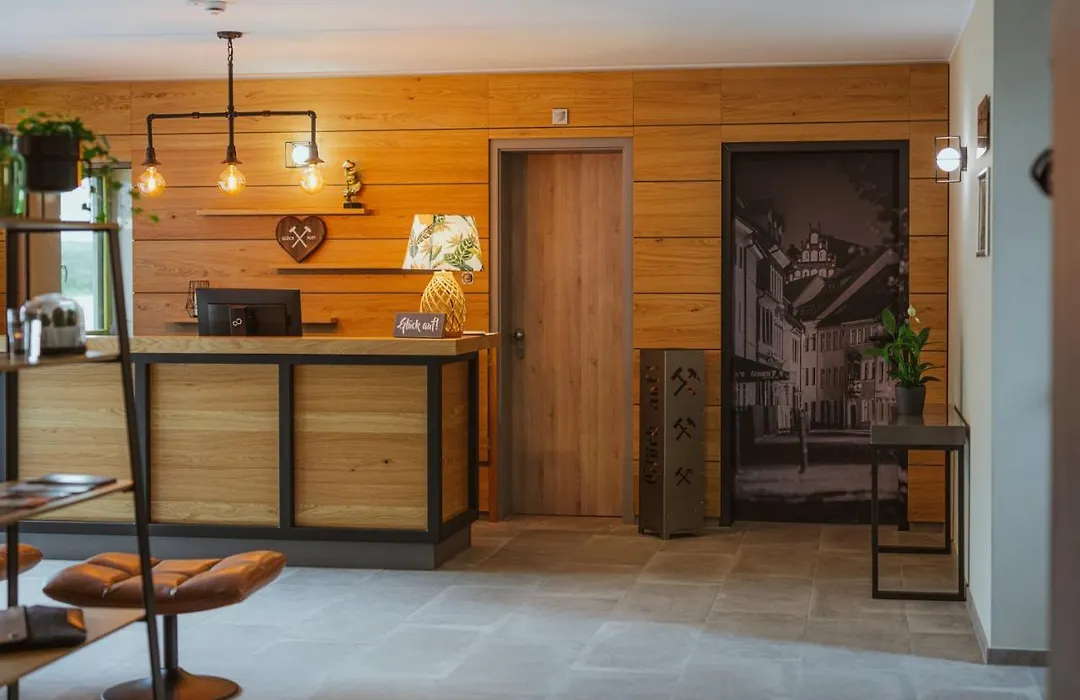 ELLY Hostel-1