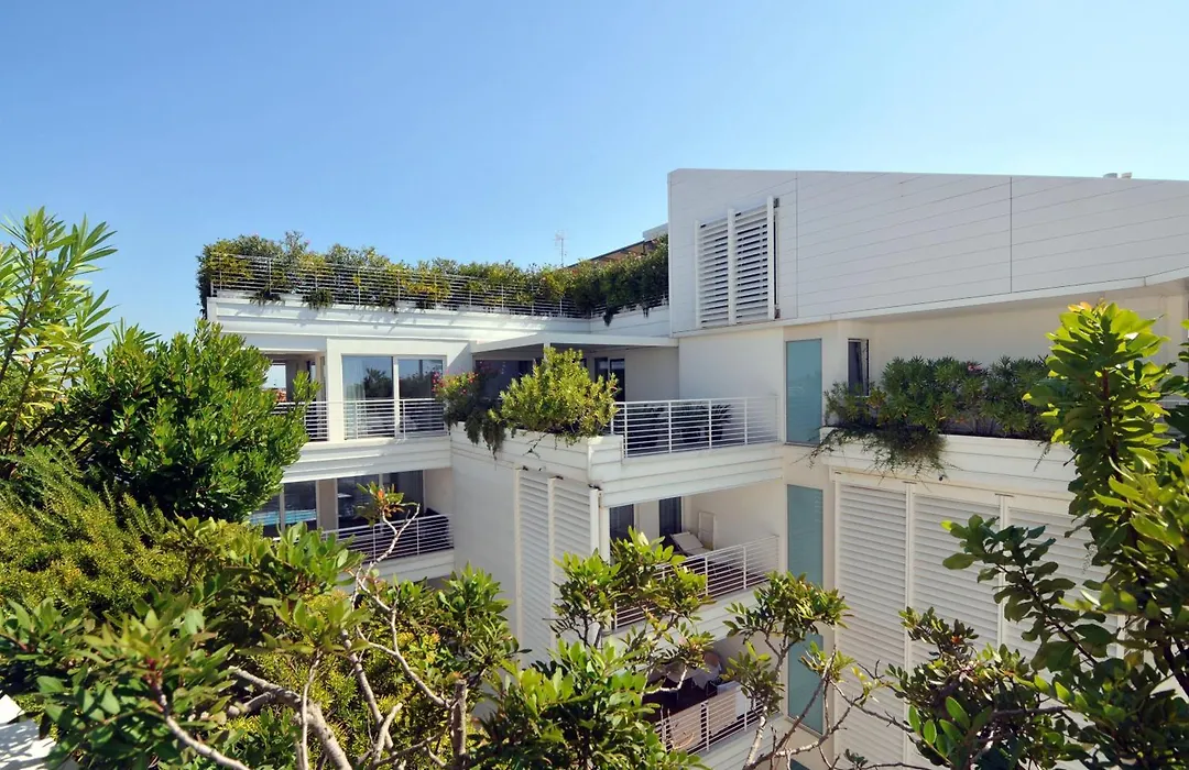 Marina Verde Resort Official-1