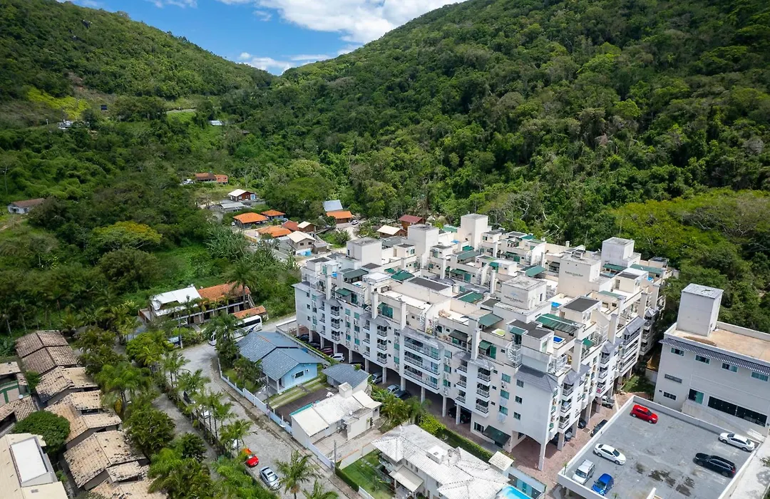 Bombinhas Summer Beach Apt 333-1