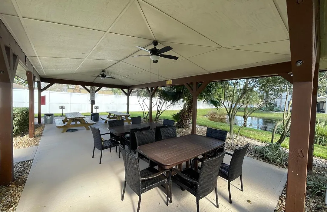 Ocean Village Club B-17-1