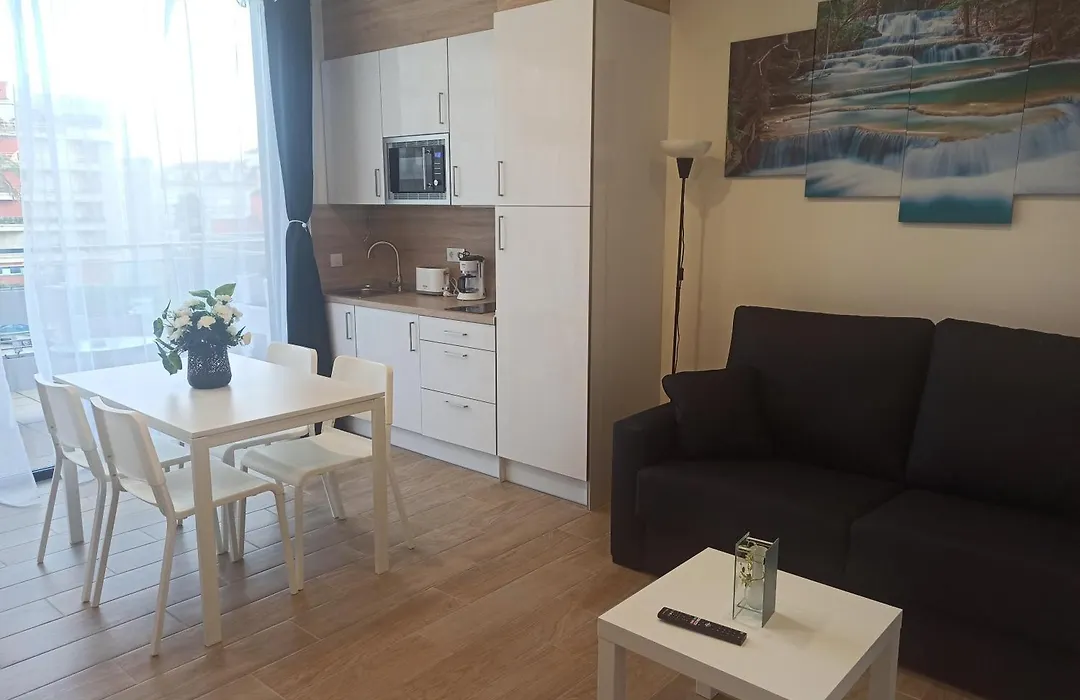 Apartamentos Silgar Plaza-1