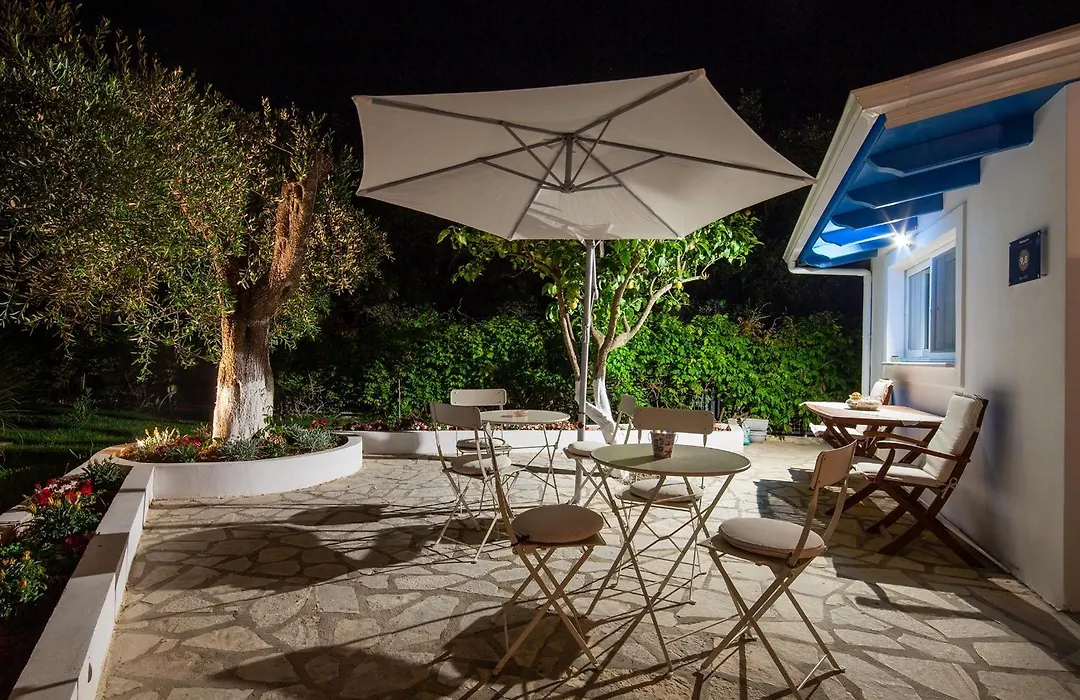 Sun 'N Chill, Boutique Apartments & Beach Villa-1