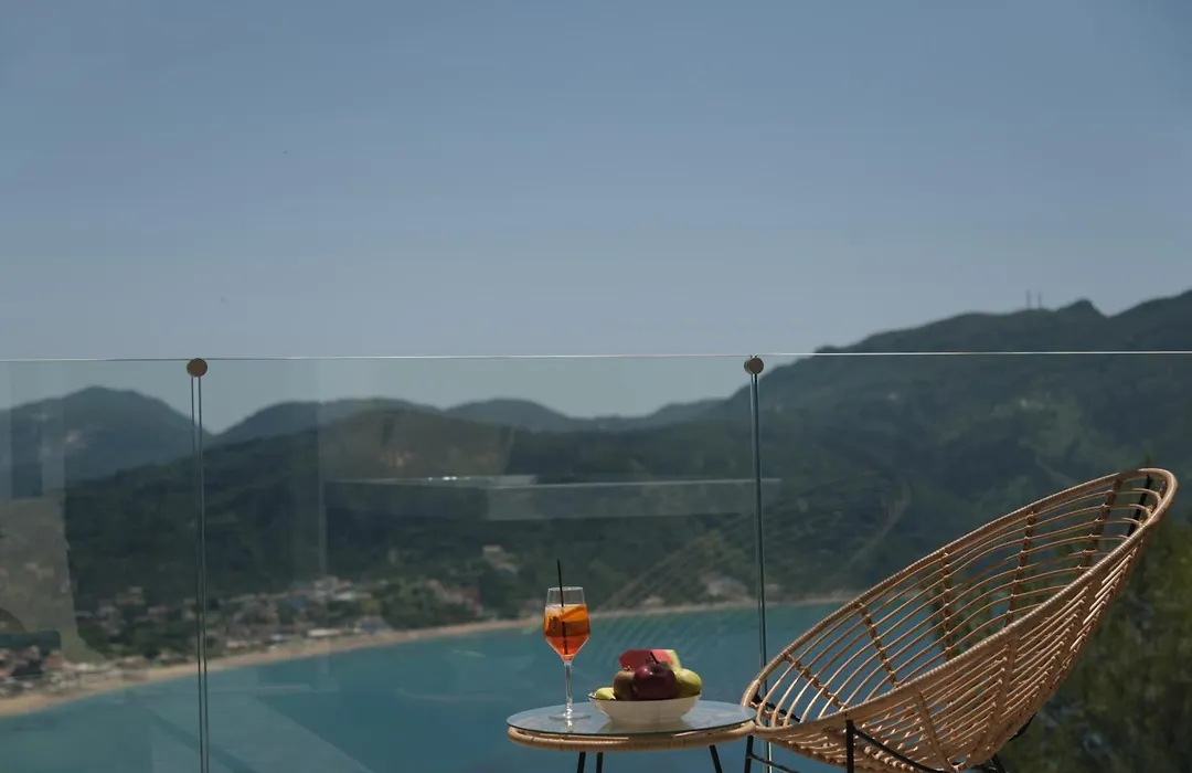 Zeus Throne Suites-1