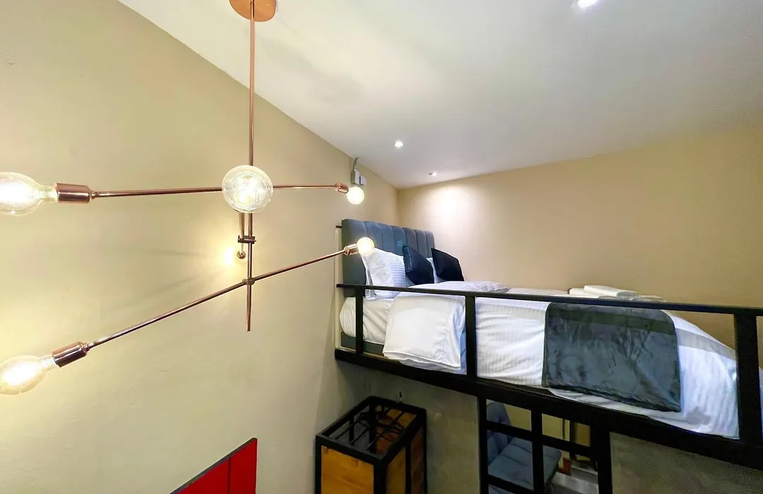 Colonia Suites 722-1
