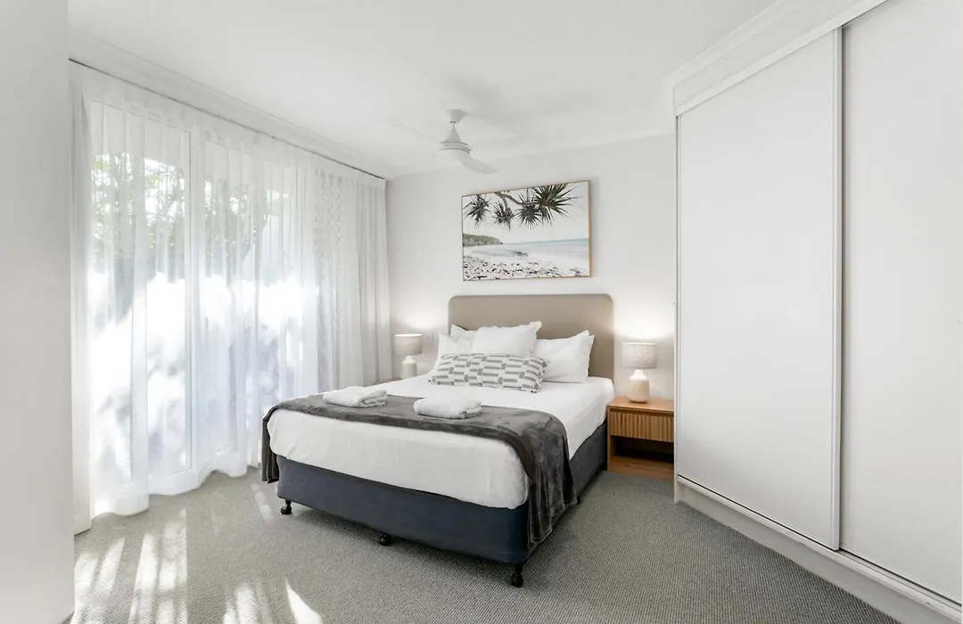 Noosa Tropicana-1